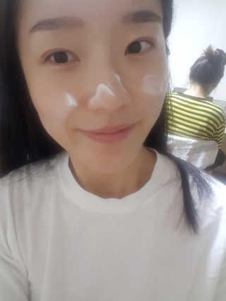 23years old 제로비티 인텐시브 베리어 — 4.67점을 준 리뷰어가 2018년 9월 올린 사용 사진