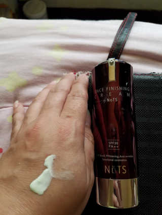 낫츠 NoTS ​​Once Finishing Cream SPF 30 PA ++ — 4.83점을 준 리뷰어가 2018년 5월 올린 사용 사진