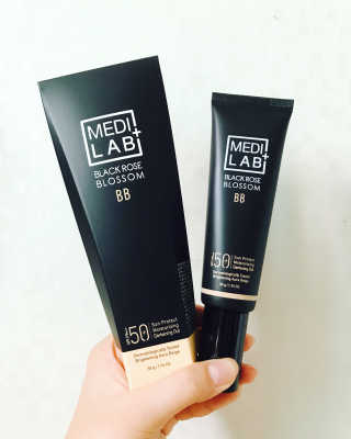데이셀코스메틱 메디 랩 블랙로즈 블로썸 비비 50g — 4.67점을 준 리뷰어가 2017년 7월 올린 사용 사진