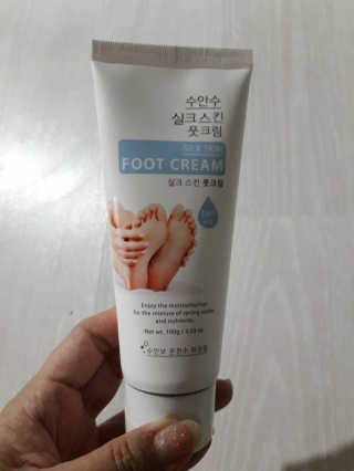 (주)에네스티 에네스티 수안수 실크스킨 풋크림 1+1 — 4점을 준 리뷰어가 2019년 10월 올린 사용 사진