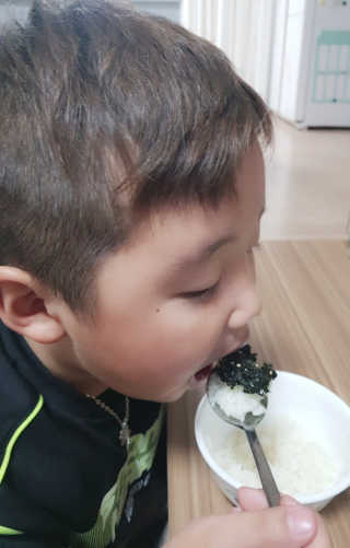 광천우리맛김 우리집밥도둑 맛있는광천김 우리김자반 50g 5봉 — 5점을 준 리뷰어가 2018년 3월 올린 사용 사진