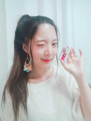 셀레뷰 슈퍼 글램 립 오일 — 4.67점을 준 리뷰어가 2017년 12월 올린 사용 사진