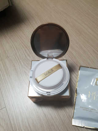 고유에 화이트닝 앰플쿠션 SPF50+, PA++++ — 5점을 준 리뷰어가 2018년 7월 올린 사용 사진