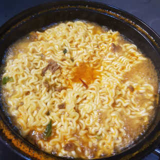 라면 그대로가 제일 맛있는 더엄마라면 — 5점을 준 리뷰어가 2019년 7월 올린 사용 사진