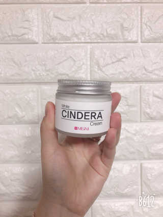 메이니 화이트 신드라 크림 70ml — 4.17점을 준 리뷰어가 2018년 4월 올린 사용 사진