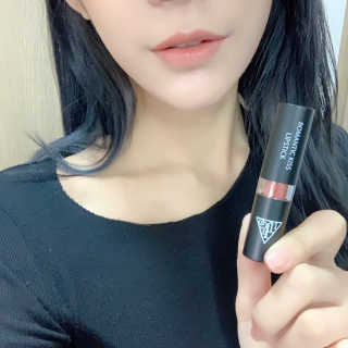 지고트 로맨틱 키스 립스틱 — 5점을 준 리뷰어가 2018년 12월 올린 사용 사진