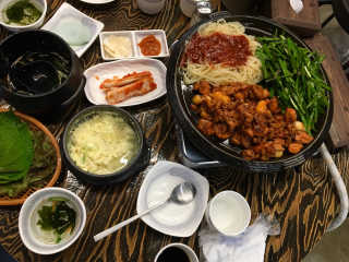 고향원조숯불닭갈비 [고향산천원조숯불닭갈비] 뼈없는 숯불닭갈비 2인세트 — 5점을 준 리뷰어가 2018년 9월 올린 사용 사진