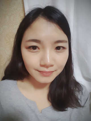 셀레뷰 블랙 세럼 팩트 — 3.83점을 준 리뷰어가 2017년 9월 올린 사용 사진