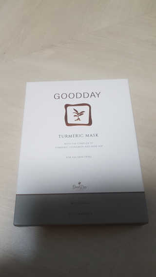 GoodDay Skincare GoodDay 강황 마스크 — 2.5점을 준 리뷰어가 2020년 3월 올린 사용 사진