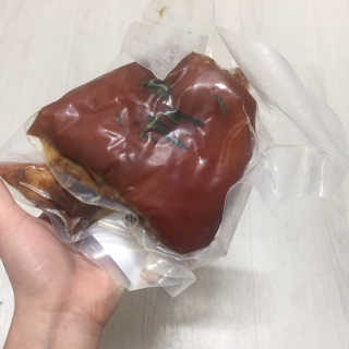 행복먹거리공작소 맥족. 맥주에 빠진 족발 550g + 마늘소스 70g — 5점을 준 리뷰어가 2020년 3월 올린 사용 사진