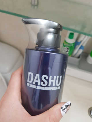 다슈코리아 다슈 데일리 단백질 한방 두피 골드 샴푸 500ml — 4점을 준 리뷰어가 2020년 3월 올린 사용 사진