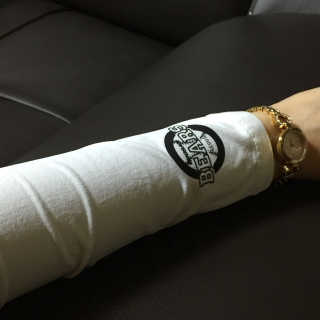 새꿈더하기 BigDoll 야구 토시 — 4.5점을 준 리뷰어가 2017년 7월 올린 사용 사진