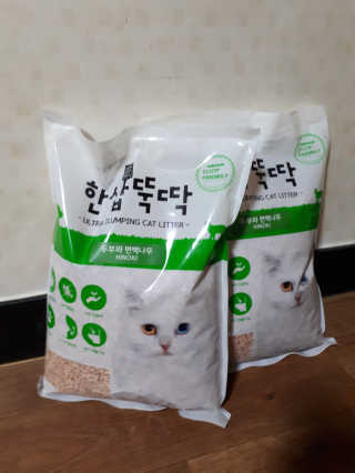 [펫토리아] BEST 고양이두부모래 6L 한삽뚝딱 — 3.5점을 준 리뷰어가 2019년 2월 올린 사용 사진