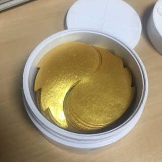 푸츄푸츄 Real repair skin cell premium patch — 4.5점을 준 리뷰어가 2018년 10월 올린 사용 사진