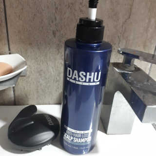 다슈코리아 다슈 단백질 한방 두피 골드 샴푸 500ml +샴푸브러쉬 — 4점을 준 리뷰어가 2019년 10월 올린 사용 사진