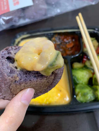 [키플] 저탄수 스리라차크림쉬림프오믈렛 도시락+모닝빵 — 3점을 준 리뷰어가 2020년 3월 올린 사용 사진