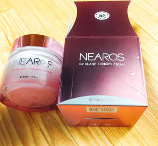 NEAROS 네아로스 오투 블랑 테라피 크림 — 3.17점을 준 리뷰어가 2017년 11월 올린 사용 사진