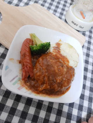 후쿠오카함바그 눈꽃치즈 데미그라스 함박스테이크 240g x3팩 — 4점을 준 리뷰어가 2019년 11월 올린 사용 사진