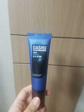다슈코리아 다슈 맨즈 톤 업 비비로션 40ml — 3.83점을 준 리뷰어가 2018년 6월 올린 사용 사진