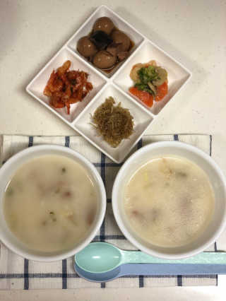[풀무원] 사골곰탕국밥 황태해장국밥 — 5점을 준 리뷰어가 2018년 6월 올린 사용 사진