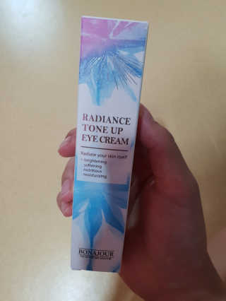 보나쥬르 래디언스 톤업 아이크림 30ml — 5점을 준 리뷰어가 2018년 8월 올린 사용 사진