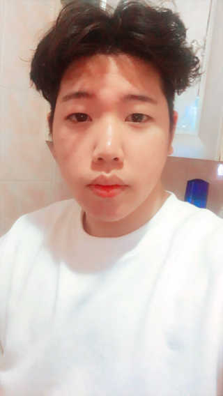 다슈코리아 다슈 오리지널 골드 포마드 — 3.5점을 준 리뷰어가 2017년 4월 올린 사용 사진