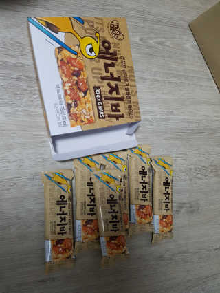 견과가 똘똘 뭉쳐들어간 넛츠몬 에너지바 1BOX 6개입 — 5점을 준 리뷰어가 2018년 1월 올린 사용 사진