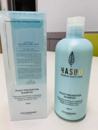 셀리본 하수오 내츄럴 프리벤션 탈모관리 샴푸 300ml — 5점을 준 리뷰어가 2019년 11월 올린 사용 사진