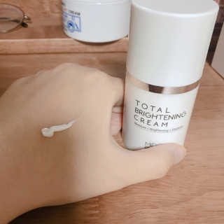 MOONSOME 문썸 토탈 브라이트닝 크림 50ml — 4점을 준 리뷰어가 2019년 3월 올린 사용 사진