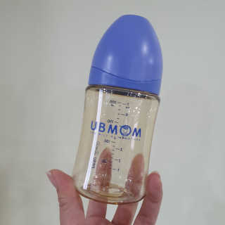 유비맘 PPSU 젖병 노꼭지_200ml_컬러 랜덤 발송 — 4점을 준 리뷰어가 2020년 3월 올린 사용 사진