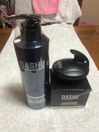 다슈코리아 다슈 단백질 한방 두피 골드 샴푸 500ml +샴푸브러쉬 — 5점을 준 리뷰어가 2019년 5월 올린 사용 사진
