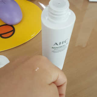 AHC 에이 에이치 씨 미니멀 10 워터리 에센스 — 5점을 준 리뷰어가 2018년 12월 올린 사용 사진
