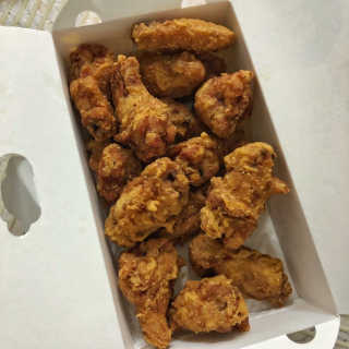 [치킨마루]-  빠사칸윙봉현미 + 콜라 500ml — 4점을 준 리뷰어가 2019년 7월 올린 사용 사진