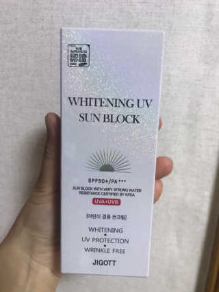 지고트 화이트닝 유브이 썬블럭 크림 70ml,1+1 — 4.5점을 준 리뷰어가 2019년 6월 올린 사용 사진