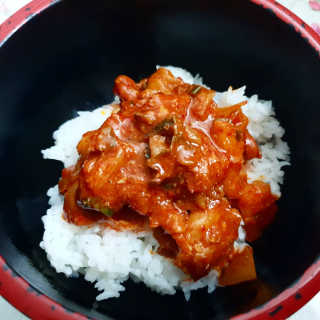 뜰아채유통 춘천닭갈비덮밥소스와 머쉬마루 버섯 — 4.33점을 준 리뷰어가 2018년 10월 올린 사용 사진
