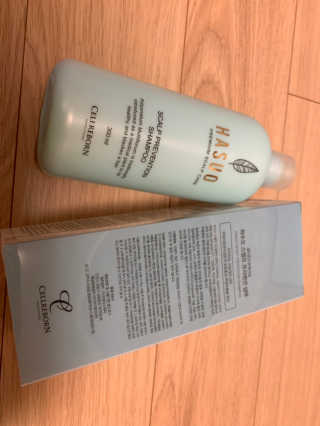 셀리본 하수오 내츄럴 프리벤션 탈모관리 샴푸 300ml — 4.5점을 준 리뷰어가 2019년 11월 올린 사용 사진