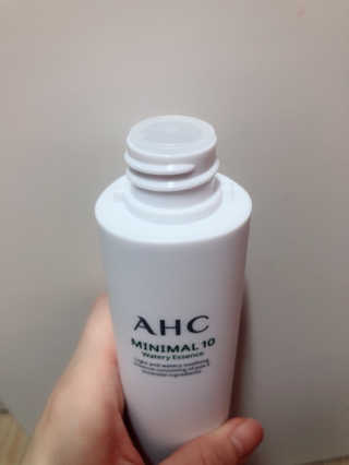 AHC 에이 에이치 씨 미니멀 10 워터리 에센스 — 4점을 준 리뷰어가 2018년 12월 올린 사용 사진