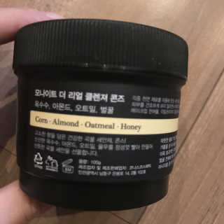 [피부 타입대로 골라 쓰는] 모나이트 마사지 폼클렌져 — 5점을 준 리뷰어가 2018년 11월 올린 사용 사진