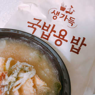 [풀무원] 사골곰탕국밥 황태해장국밥 — 5점을 준 리뷰어가 2018년 6월 올린 사용 사진