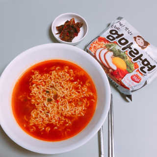 라면 그대로가 제일 맛있는 더엄마라면 — 5점을 준 리뷰어가 2019년 6월 올린 사용 사진