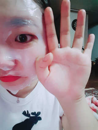 에슬레나 엑스트라 밸런싱 힐링 마스크 10장 — 5점을 준 리뷰어가 2017년 10월 올린 사용 사진