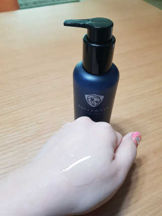 웬뷰티 수퍼웬 포 멘 클렌징 앤 쉐이빙 스무더러 — 5점을 준 리뷰어가 2020년 3월 올린 사용 사진