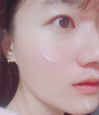 아크웰 아쿠아 클리니티 수분크림 — 4.33점을 준 리뷰어가 2018년 10월 올린 사용 사진