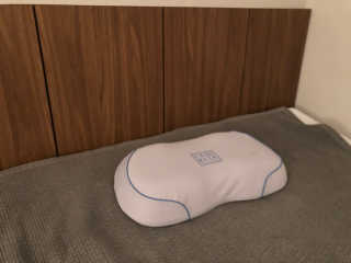 아임슬리핑 프리넥 참편한 메모리폼 경추베개 — 5점을 준 리뷰어가 2020년 1월 올린 사용 사진