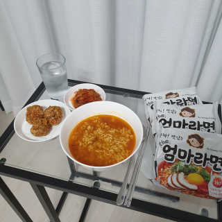 라면 그대로가 제일 맛있는 더엄마라면 — 4점을 준 리뷰어가 2019년 6월 올린 사용 사진