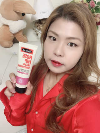 SWISSE 스위스 로즈힙 페이셜 모이스처라이저 로션 — 5점을 준 리뷰어가 2019년 12월 올린 사용 사진