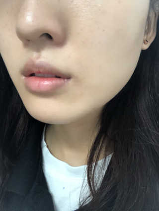 라로슈포제 유비데아 XL 톤업 라이트 크림 — 3.83점을 준 리뷰어가 2018년 4월 올린 사용 사진