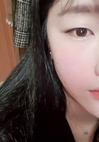 라임코스메틱 V 콜라겐 앰플 쿠션 — 4점을 준 리뷰어가 2020년 2월 올린 사용 사진