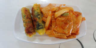[홍코너떡볶이]옛날떡볶이 인기맛 4팩세트 — 5점을 준 리뷰어가 2019년 11월 올린 사용 사진