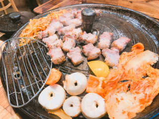 [화덕고깃간 마곡발산점] 화덕삼겹살2인분 — 5점을 준 리뷰어가 2018년 12월 올린 사용 사진
